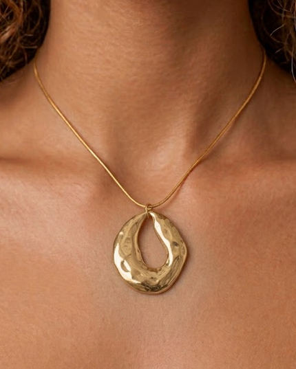 Gold Open Oval Pendant Necklace