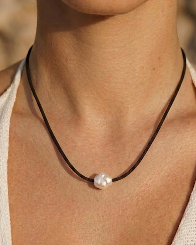 Gold Gold Dipped Cord Pearl Necklace